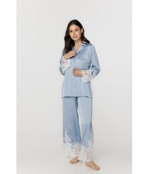Ensemble pyjama femme en satin bleu ciel et dentelle blanche