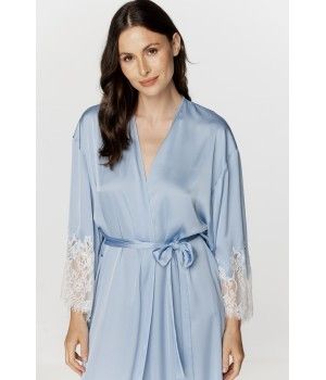 Déshabillé femme long en satin soyeux bleu ciel et dentelle blanche
