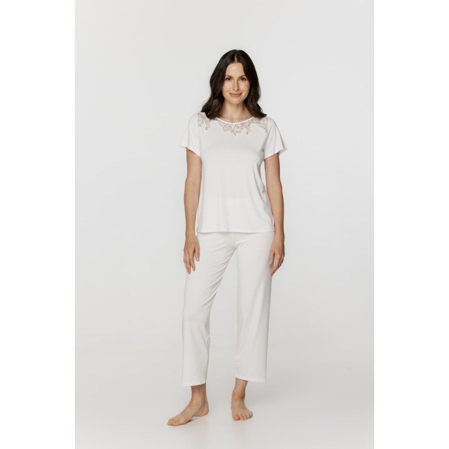Ensemble pyjama en micomodal doux et dentelle, haut manches courtes Ensemble pyjama en micomodal doux et dentelle, haut manches courtes