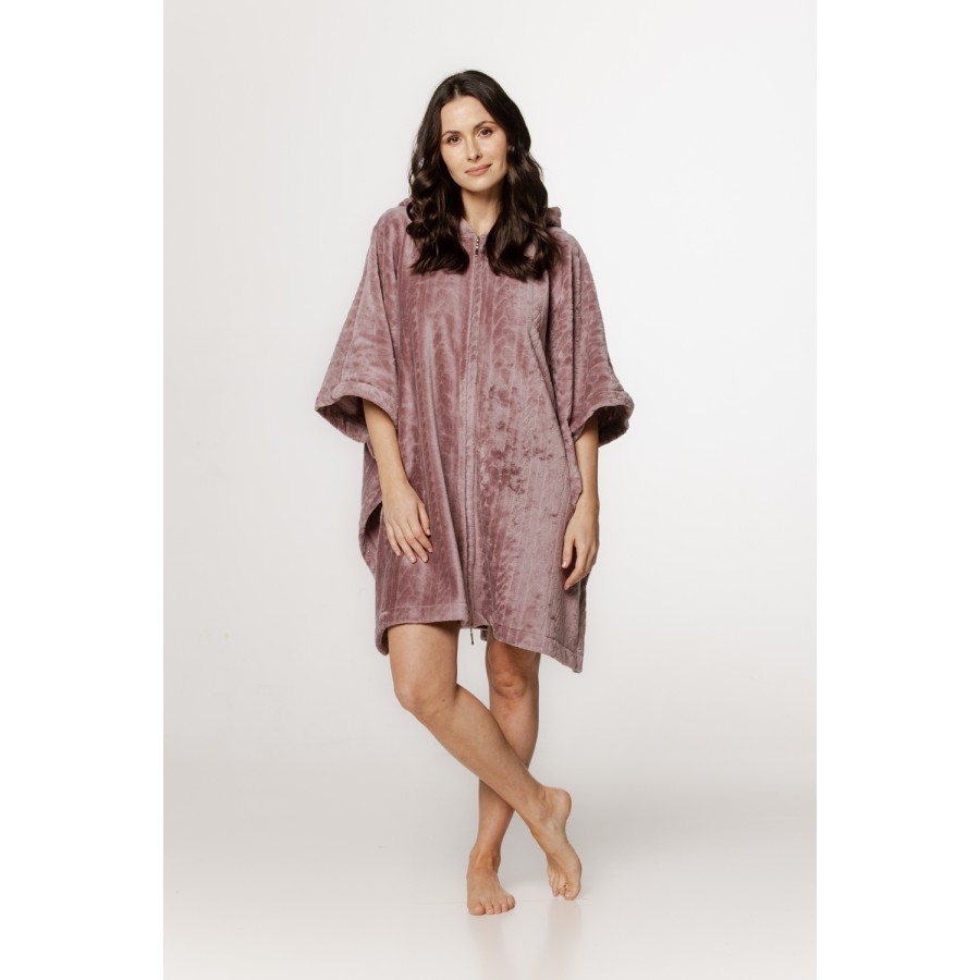 Lovely oversized poncho with a hood in velvet, ¾-length sleeves, and a zipper