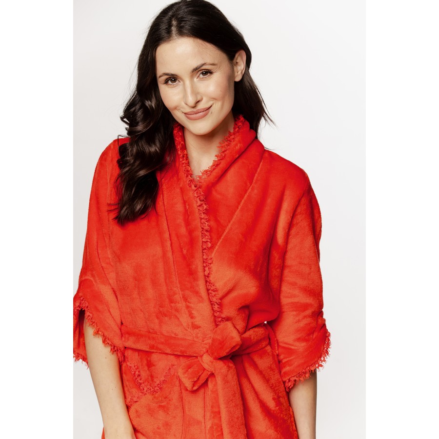 Lovely little short bathrobe in fluffy velvet with ¾ sleeves and fringes