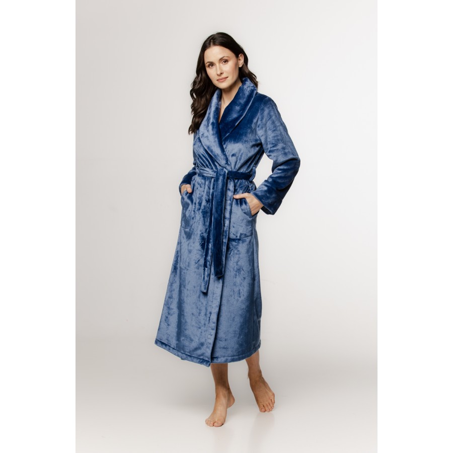 Sublime long maxi bathrobe in fluffy velvet with pockets, shawl collar, and belt
