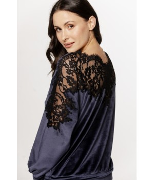 Wunderschönes Pyjama-Set aus Samt mit Spitze und Stickereien auf dem Rücken und am Hosensaum