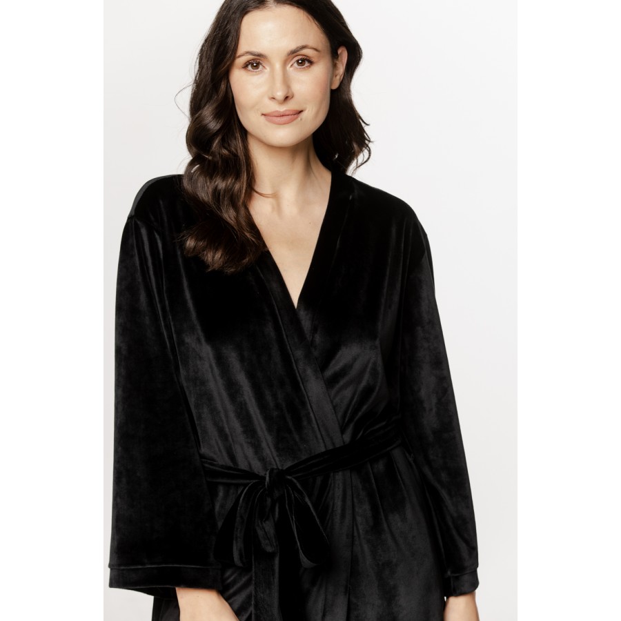 Charming velvet robe/bathrobe with long, loose sleeves and side pockets
