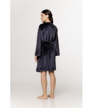 Charming velvet robe/bathrobe with long, loose sleeves and side pockets