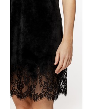Magnifique nuisette en velours avec col en V, dentelle et broderie dans le dos