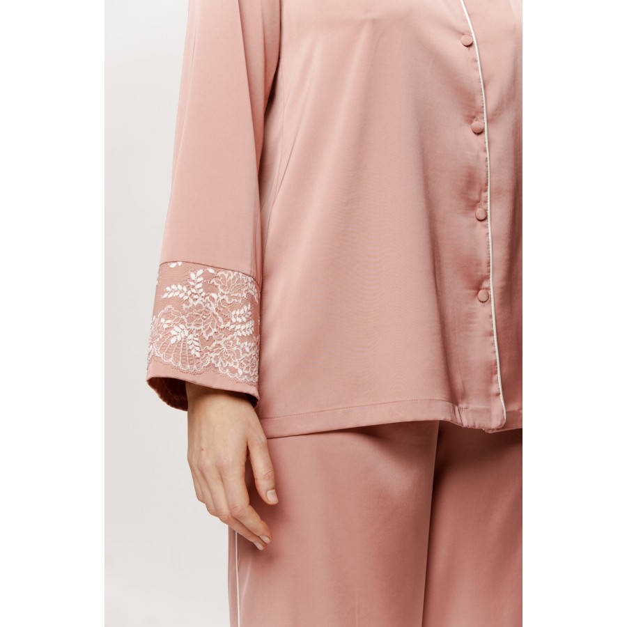Beautiful loose-fitting satin pajama set, shirt-style top with collar and embroidery