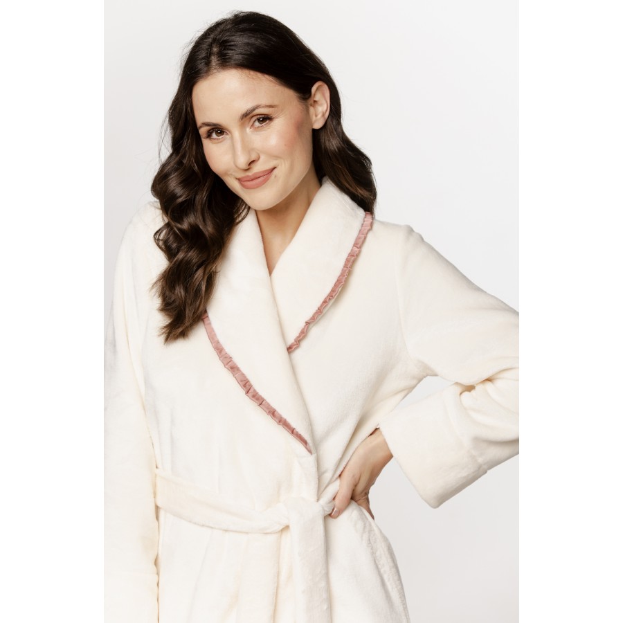 Beautiful long, fluffy bathrobe with a shawl collar and trim and long sleeves 4 - www.coemi-lingerie.com 