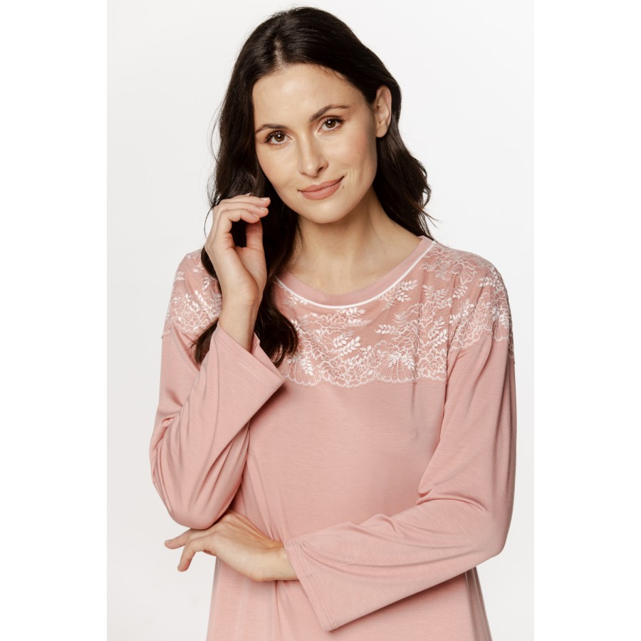 Ravissante chemise de nuit  ample et longue, en micromodal et dentelle, manches longues