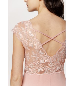 Sumptuous long nightgown in micromodal and lace, with short sleeves and lace trim