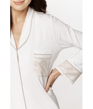 Charming micromodal shirt with a small shawl collar, chest pocket, and embroidery