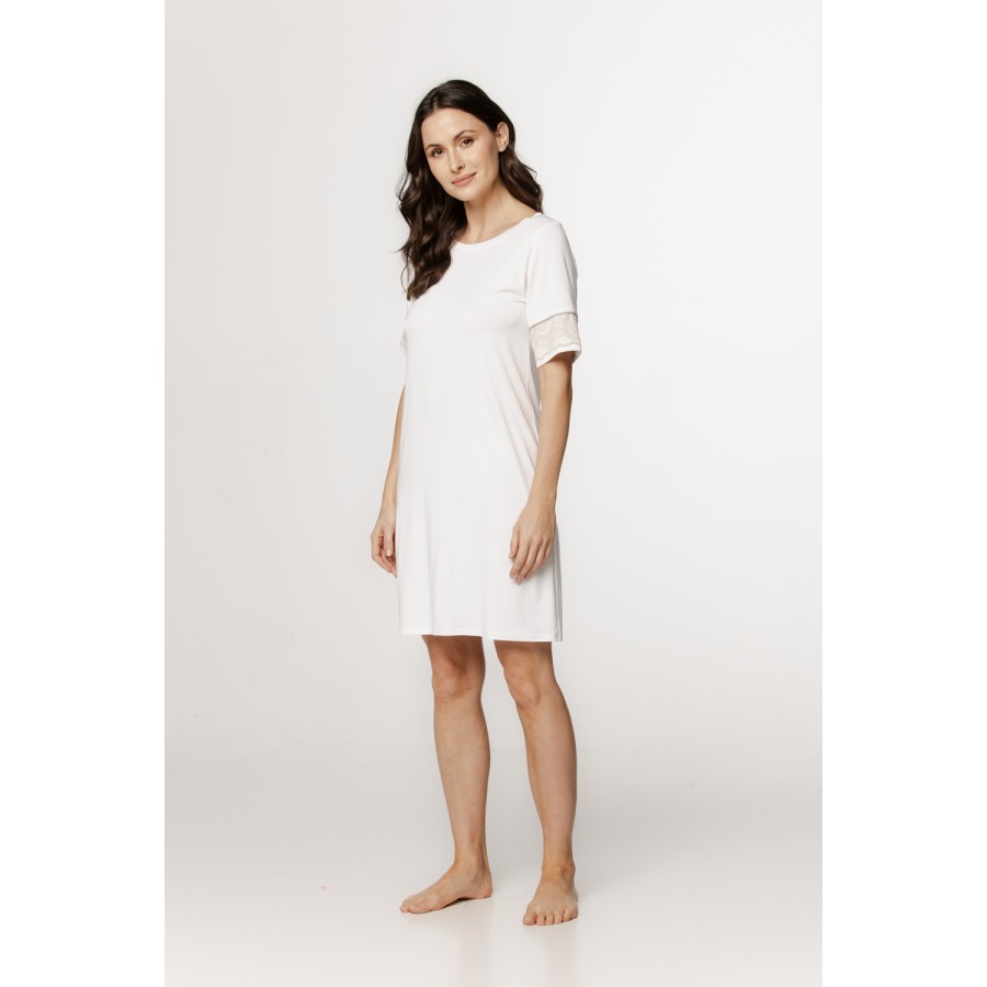 Chemise de nuit  femme, tee-shirt long  en micromodal et broderie manches courtes