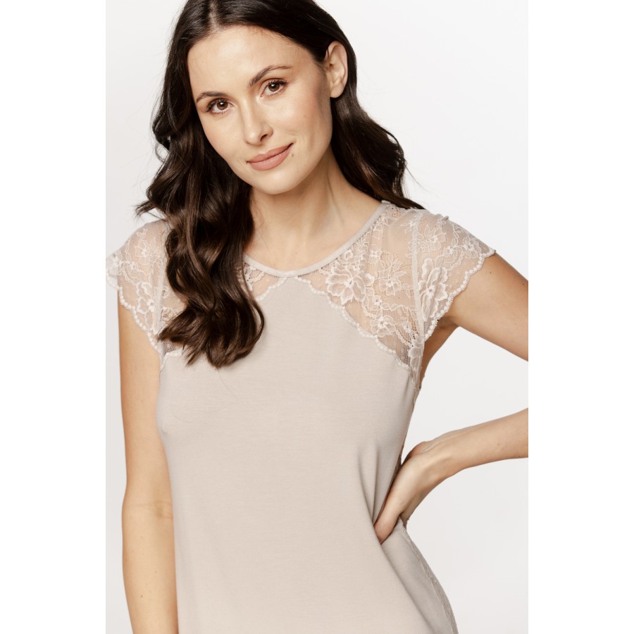 Elegant micromodal nightie with short sleeves and lace insets