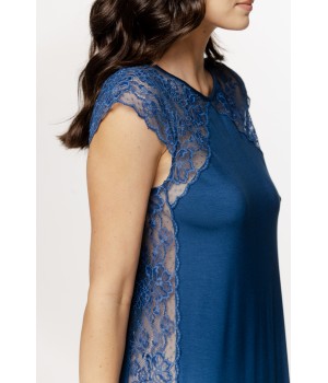 Elegant micromodal nightie with short sleeves and lace insets