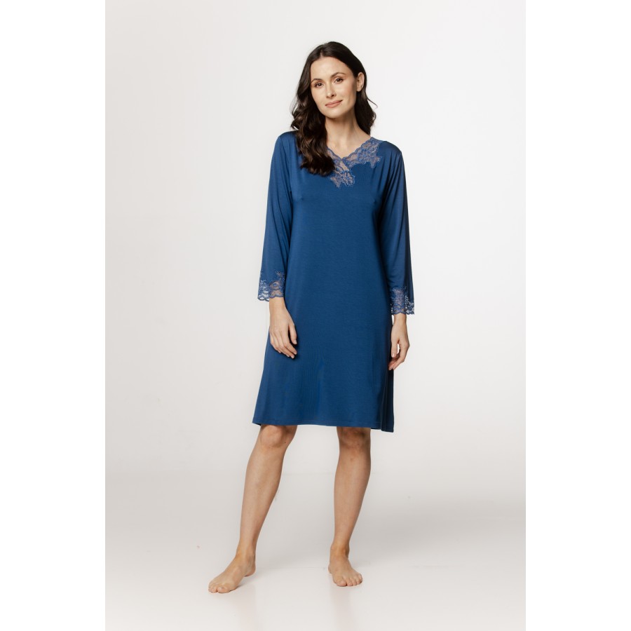Nachthemd/Loungekleid aus Micromodal, lange Ärmel, Spitze an Kragen und Bündchen