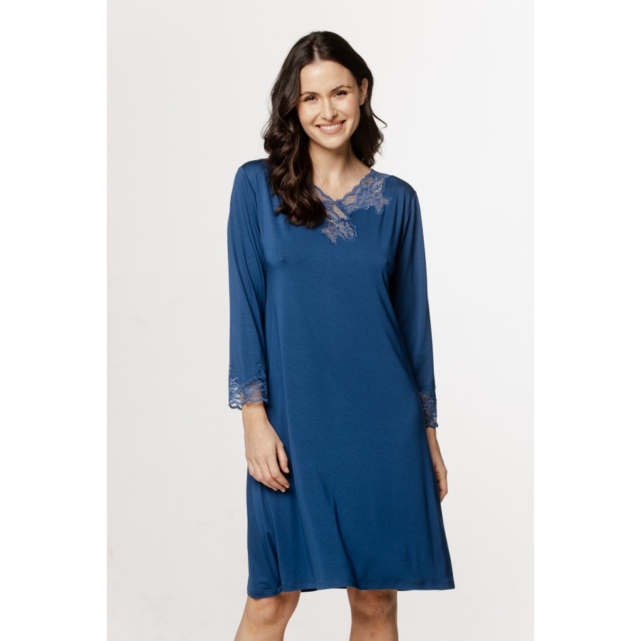 Nachthemd/Loungekleid aus Micromodal, lange Ärmel, Spitze an Kragen und Bündchen