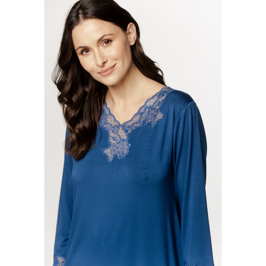 Nachthemd/Loungekleid aus Micromodal, lange Ärmel, Spitze an Kragen und Bündchen
