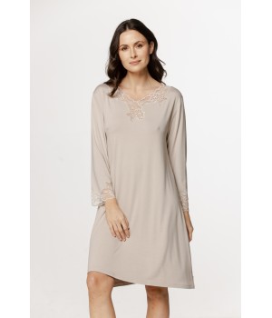 Nachthemd/Loungekleid aus Micromodal, lange Ärmel, Spitze an Kragen und Bündchen