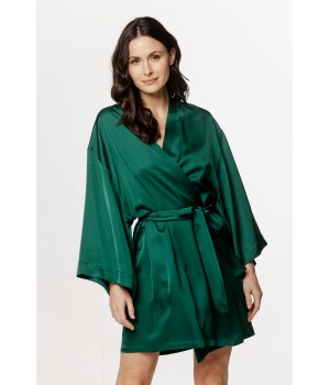 Elegant, loose-fitting robe in viscose and faux silk, with wide sleeves and a belt.