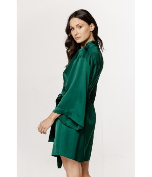 Elegant, loose-fitting robe in viscose and faux silk, with wide sleeves and a belt.