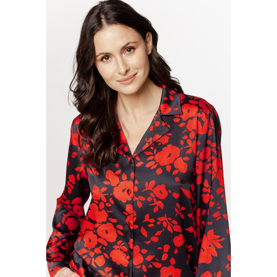 Beautiful viscose satin pajama set with a red and black floral pattern and a button-down shirt. 4 - www.coemi-lingerie.com 