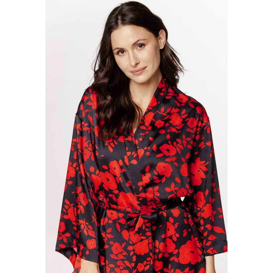 Ravissant déshabillé en viscose satin motif floral rouge et noir, manches amples et ceinture