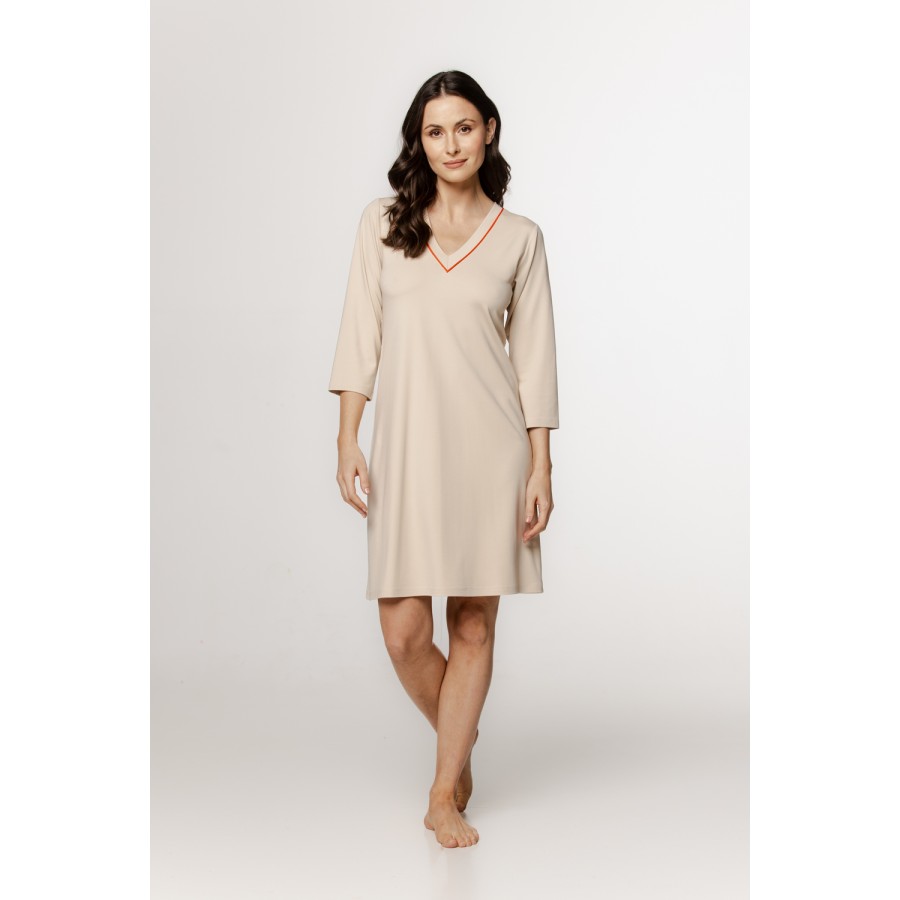 Sublime chemise de nuit ample en soie artificielle, manches ¾, et liseré sur le col en V