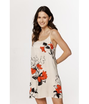 Superbe nuisette en viscose satin motif inspiration japonais, col scoop et fines bretelles