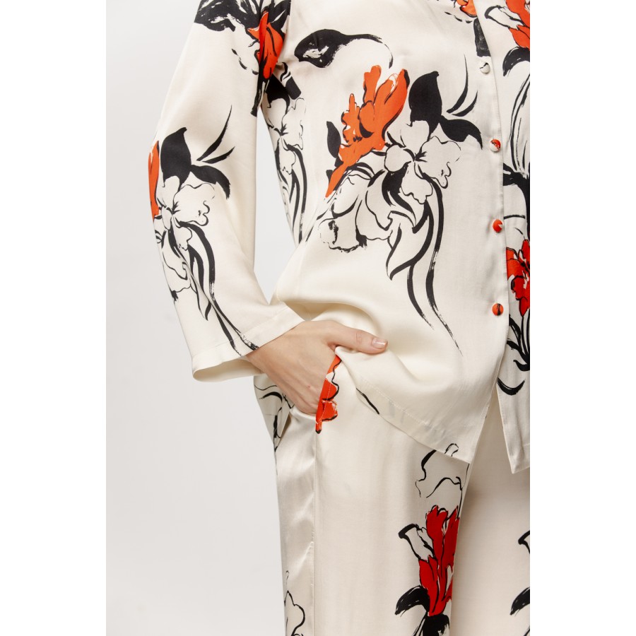 Sublime viscose satin pajama set with a Japanese-inspired pattern, shirt-style top, and loose-fitting pants