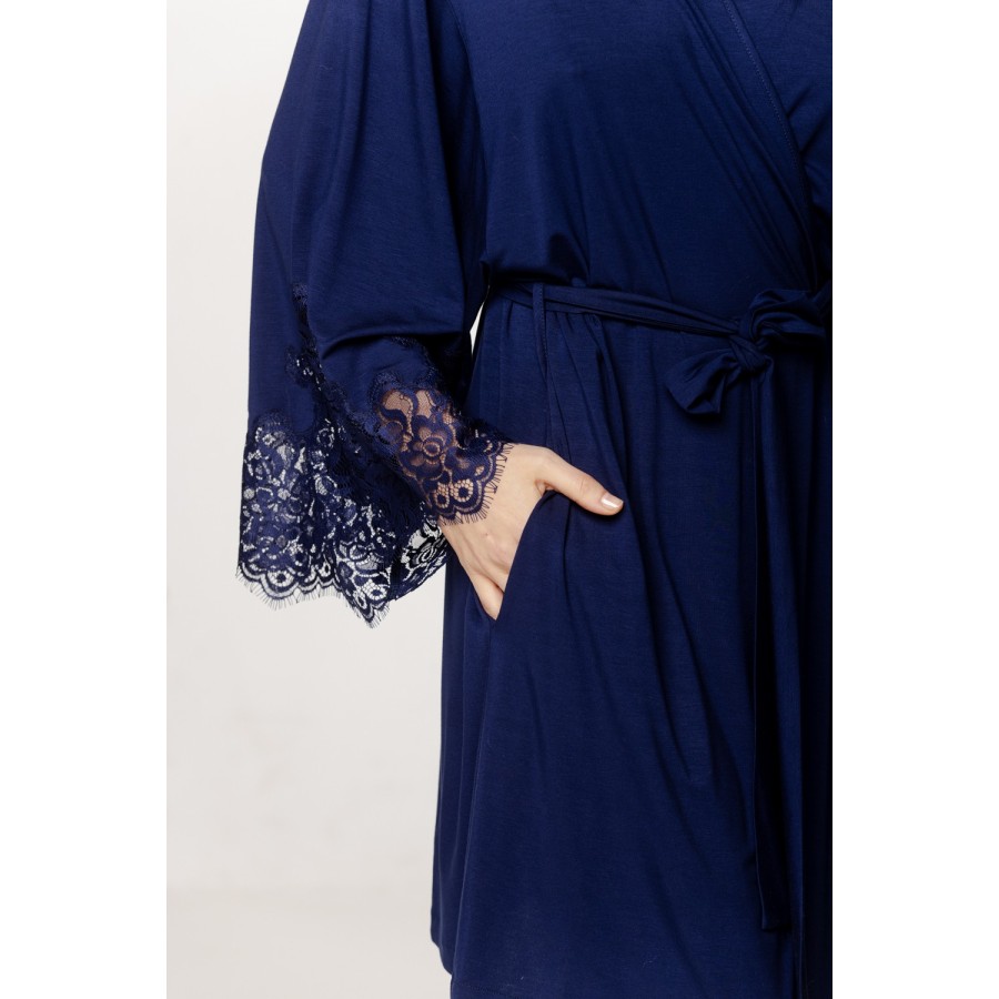 Caída de bata micromodal azul con encaje en las mangas