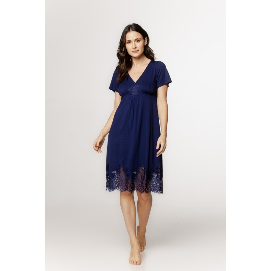 Ravissante chemise de nuit mi-longue, en micromodal et dentelle, manches courtes