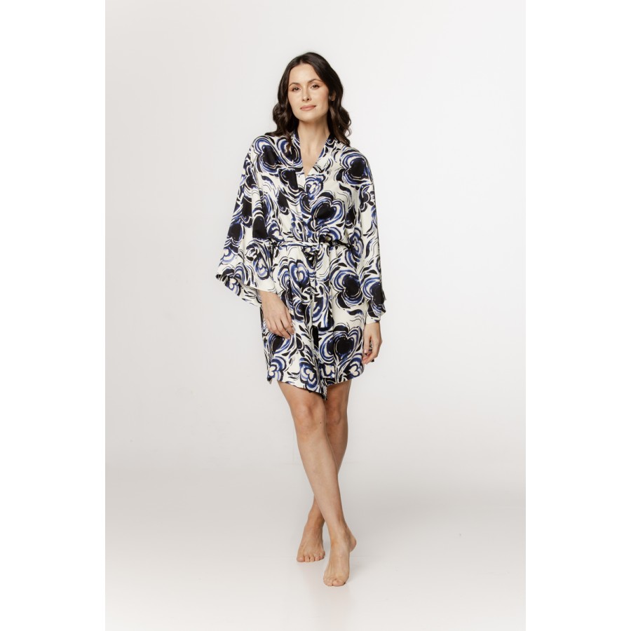 Sublime patterned viscose satin robe with wide, flared sleeves and a belt.