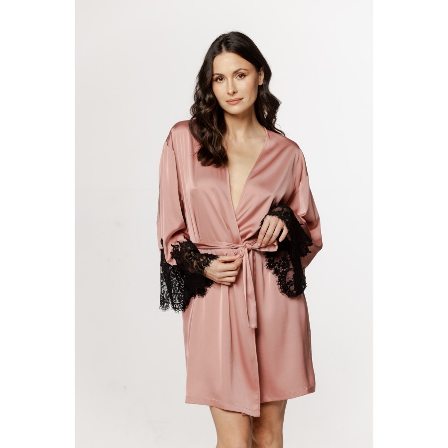 Beautiful mid-length, kimono-style robe in satin and lace with a belt. Beautiful mid-length, kimono-style robe in satin and lace with a belt.