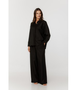 88
Beautiful loose-fitting linen pyjama set, long-sleeved shirt and wide-legged trousers