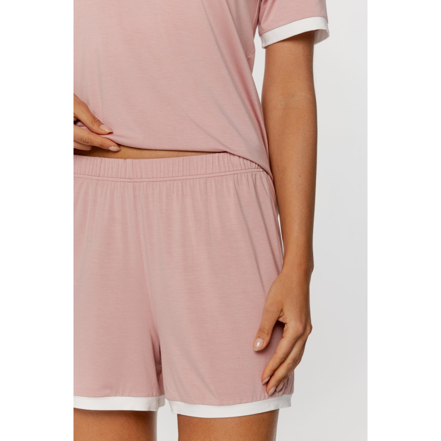 Joli ensemble de nuit en micromodal, tee-shirt manches courtes et short soulignés d'un liseret