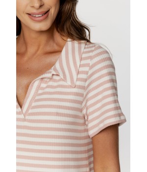 Ravissante chemise de nuit à manches courtes et col en V