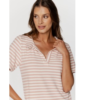 Wunderschönes Pyjama-Set mit V-Ausschnitt-Oberteil und Shorts 3 - www.coemi-lingerie.com 