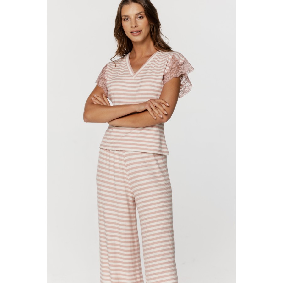 Schönes Pyjama-Set mit V-Ausschnitt und bestickten kurzen Ärmeln