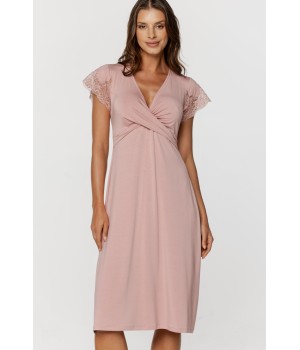 Sumptuous short-sleeved nightgown with lace