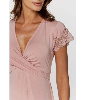 Sumptuous short-sleeved nightgown with lace