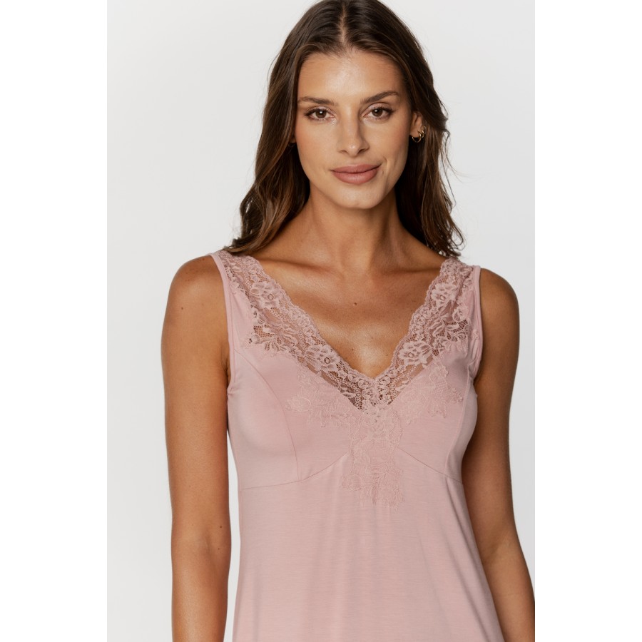 Fabulous nightie with wide straps and embroidery