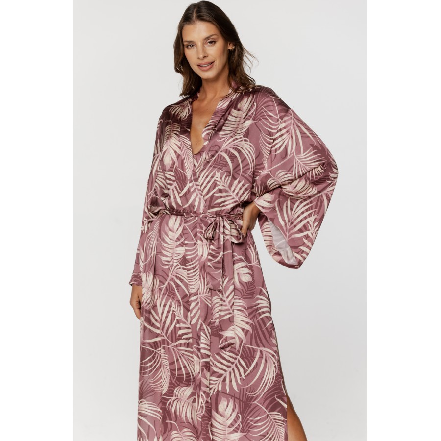 Beautiful long bathrobe with long sleeves and pockets