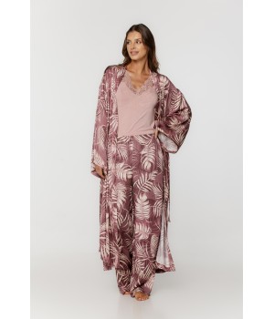 Beautiful long bathrobe with long sleeves and pockets