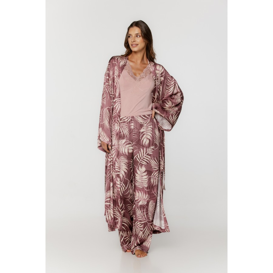 Beautiful long bathrobe with long sleeves and pockets