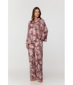 Gorgeous long-sleeved pajama set with pant pockets