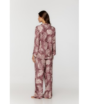 Gorgeous long-sleeved pajama set with pant pockets