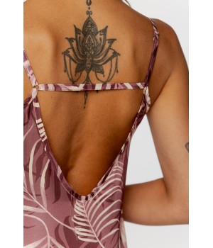 Magnifique chemise de nuit à bretelles fines et col rond