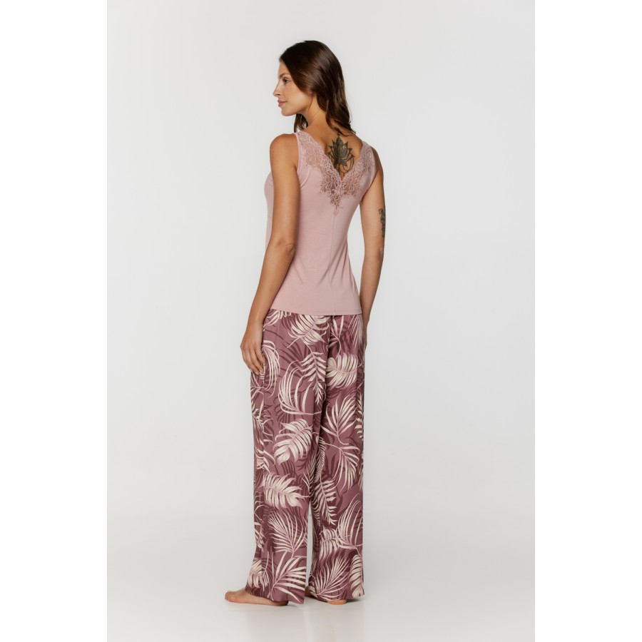 Lovely pajama set with patterned pants and embroidery