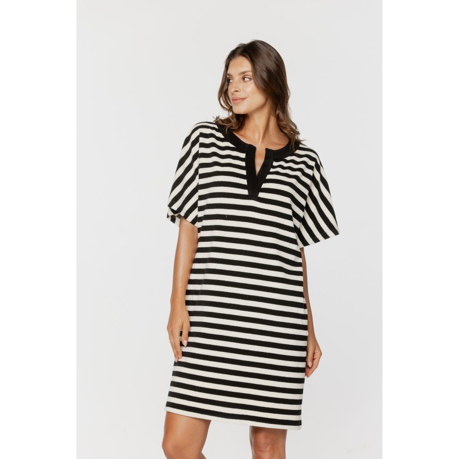 Lovely striped nightgown with short sleeves and shawl collar 3 - www.coemi-lingerie.com 