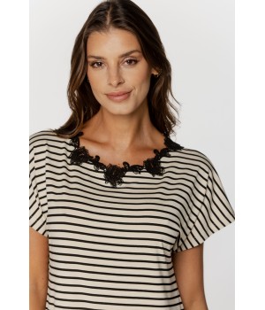 Magnifique chemise de nuit à rayure, broderie sur le col rond Chemises de nuit - www.coemi-lingerie.com 